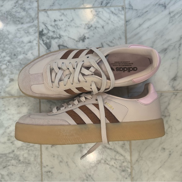 Sambas!!!!! - Picture 2 of 4